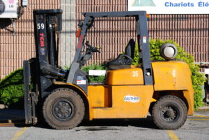 "forklift with a description of the structure elements"