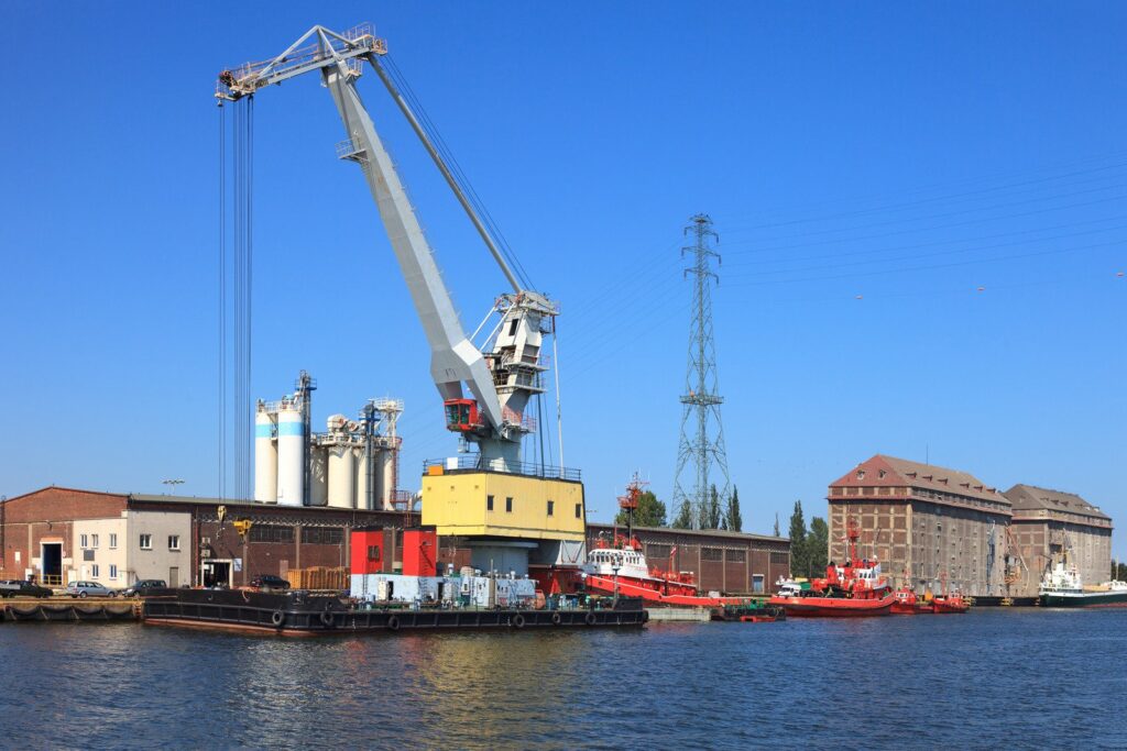 grue sur une plate-forme pétrolière