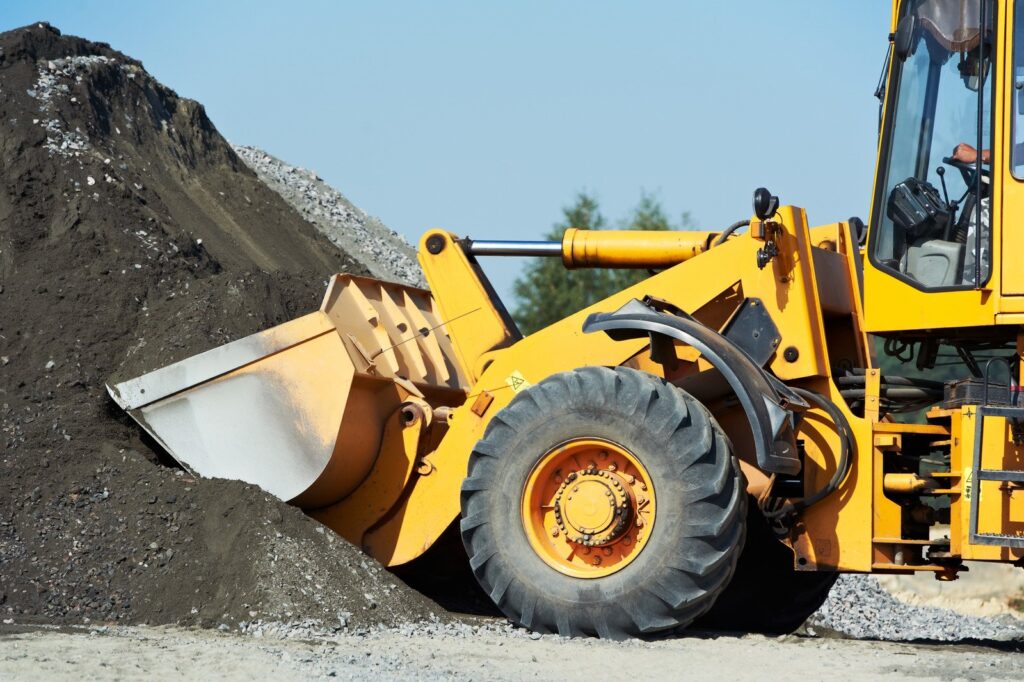 Maschine bei der Arbeit auf der Baustelle