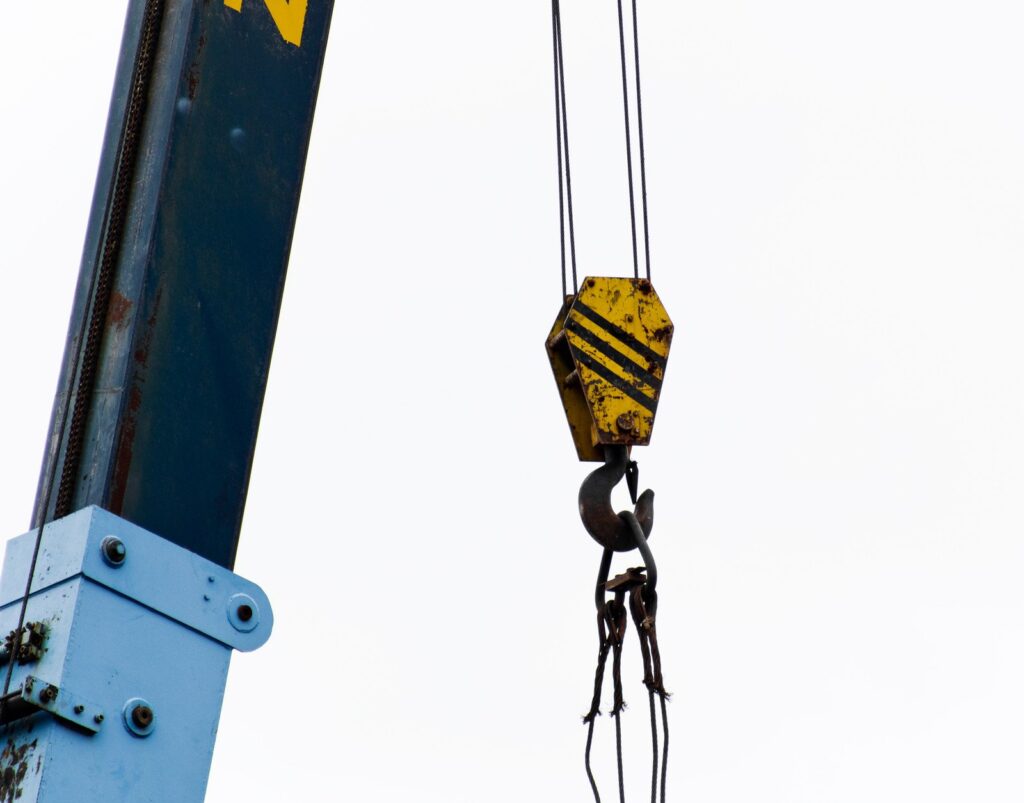 crane slings at the construction site