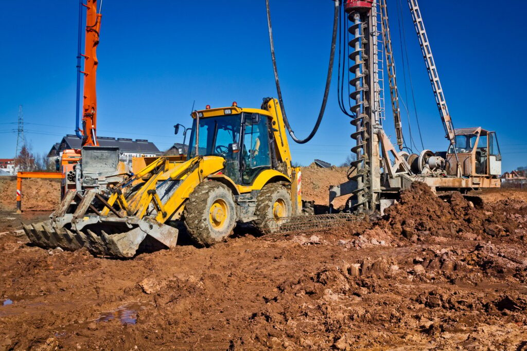 machines de construction sur site